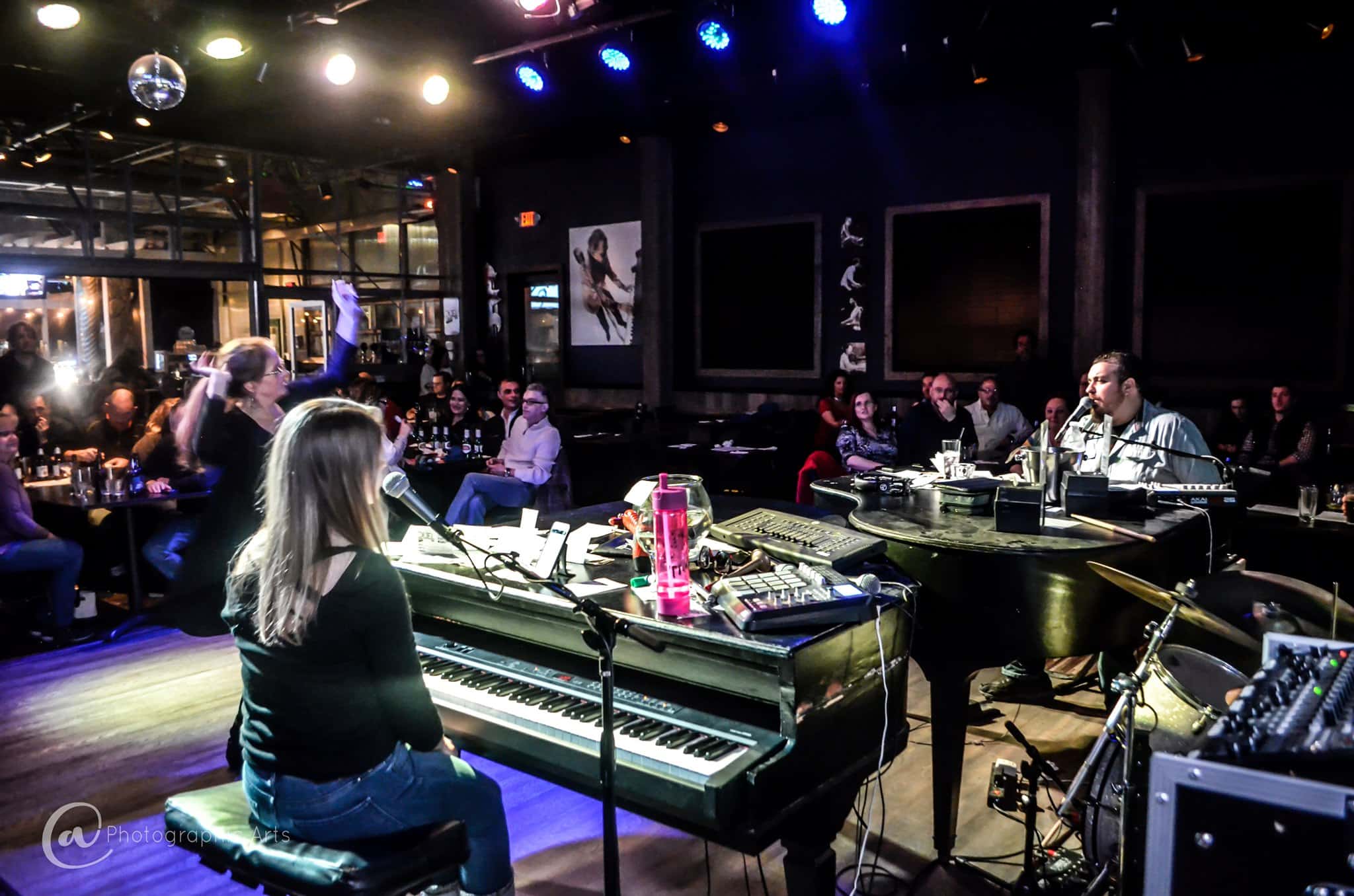 Ohio Dueling Pianos - Dueling Piano Shows in Ohio - Midwest Dueling Pianos